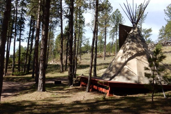 Camping and glamping in South Dakota campgrounds and RV parks